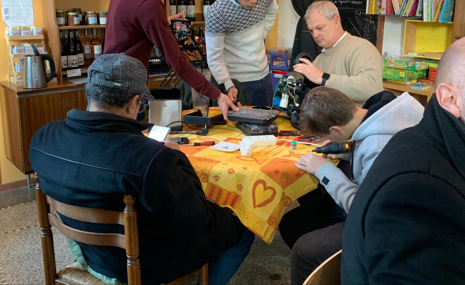 Lolla Sauty--Hoyer À Hellemmes, un Repair Café pour réparer vos objets gratuitement