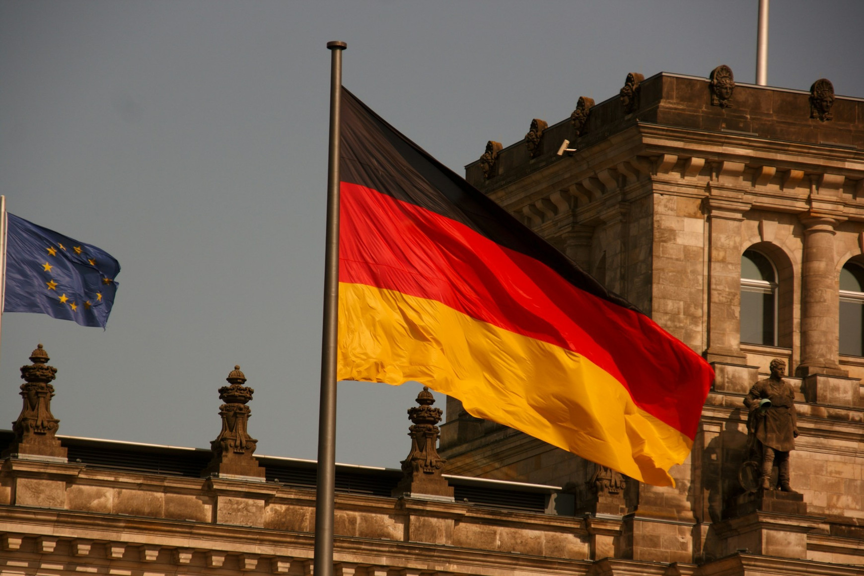 Photo de Samuel Hagger sur Unsplash Instabilité politique en France : quelles retombées pour l'Union européenne et le tandem franco-allemand ?