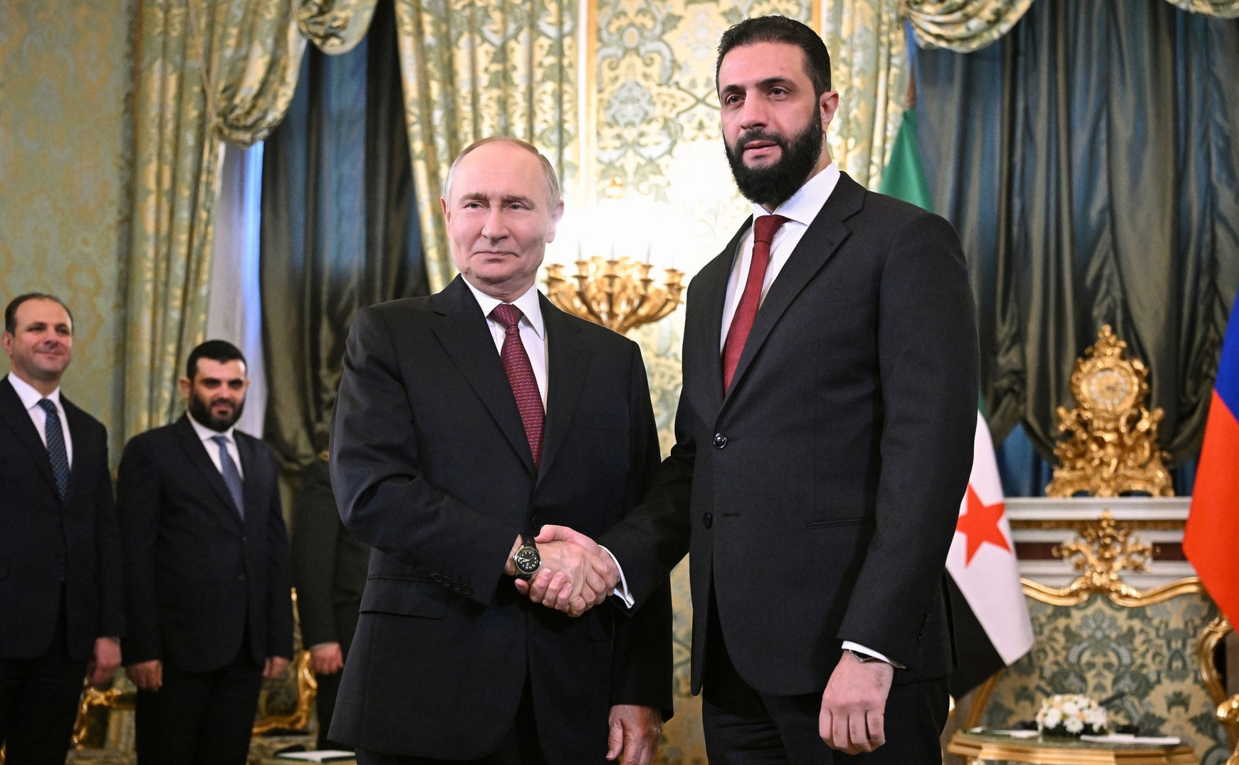Président de la Fédération de Russie, Vladimir Poutine, avec le président de la République arabe syrienne, Ahmed Al-Charaa.   Source : By Kremlin.ru, CC BY 4.0, Wikimedia Commons Aujourd'hui en Europe - 29 janvier 2026