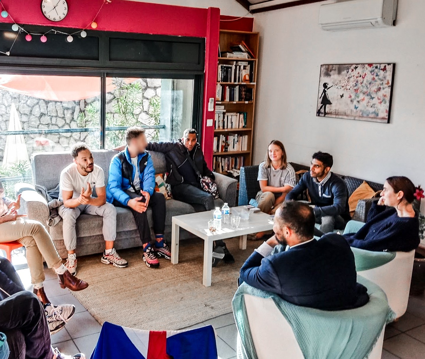 Sur le site Wake Up Café à Marseille Pour favoriser la réinsertion, Wake Up Café accompagne les détenus au quotidien - L'Europe vue d'ici #147