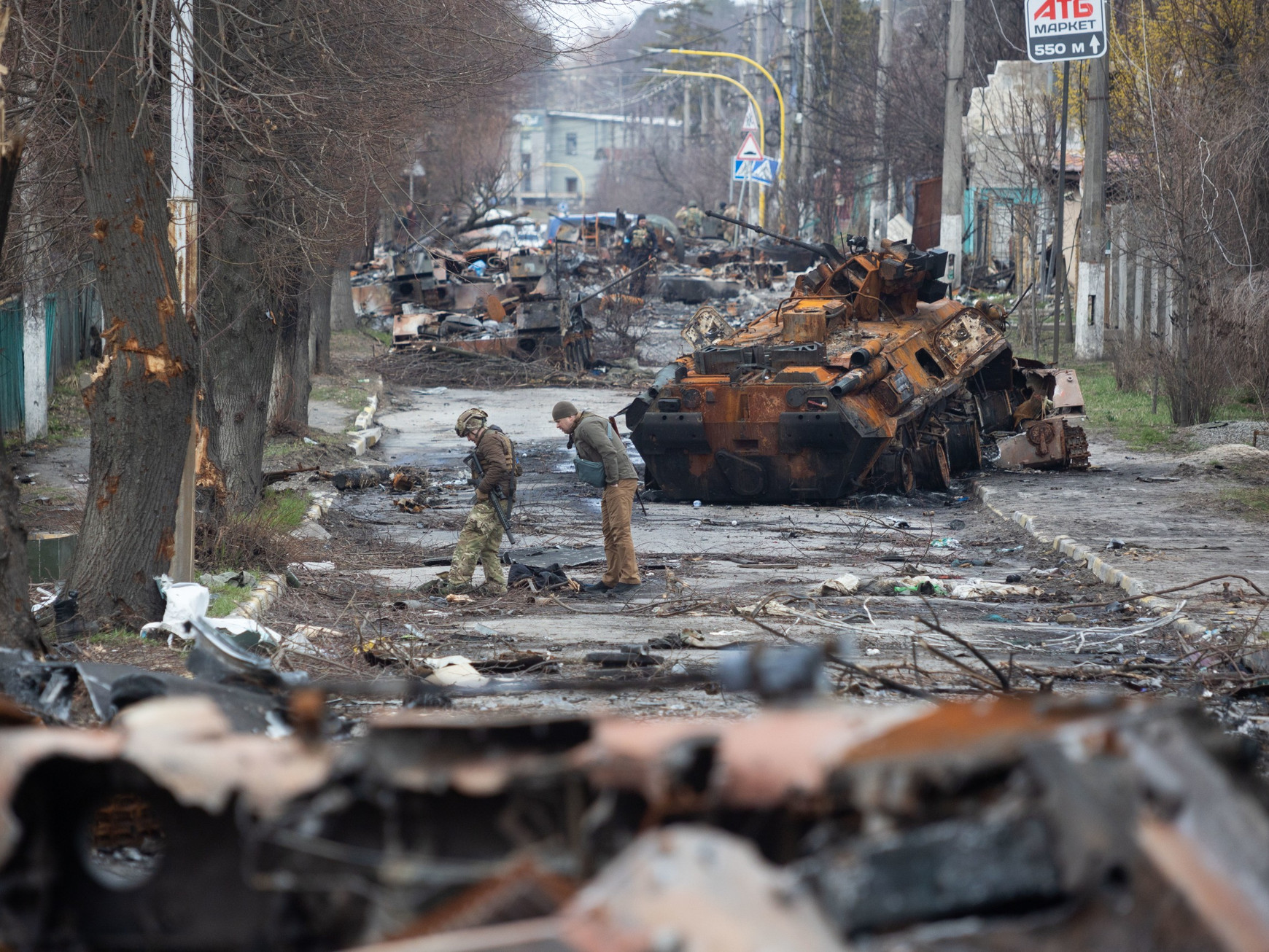 La rue principale de Boutcha après l’invasion russe, 4 avril 2022. Source : Oleksandr Ratushniak, CC BY-SA 4.0 L’Ukraine frappe l’économie russe et cherche de nouveaux soutiens