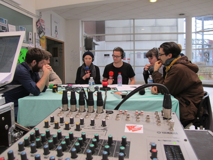 Épisode TOUR DES FACS - LES ART-CROCHEURS de l'émission Labo radio