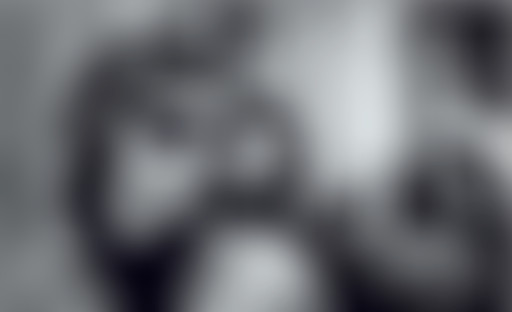 Extérieur Nuit : LE DENTIER DANS LA CULOTTE