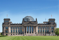 Nations Unies :  Alors que le monde entier se réunit à New York, Merz défend son budget au Bundestag et planche sur une solution pour soutenir l’effort de guerre de l’Ukraine