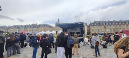 Une marche des lycéens en faveur d'associations de solidarité internationale