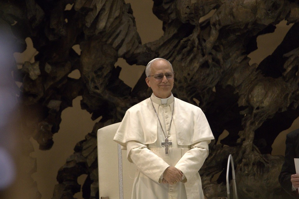 Le pape Léon XIV lors d'une audience avec les médias, le 12 mai 2025. © Creative Commons Attribution-Share Alike 4.0 Léon XIV, un pape géopolitique ?