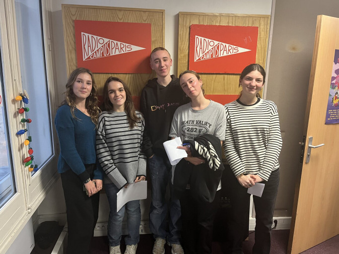 Épisode Les émissions du lycée Fénelon-Notre Dame, en visi... de l'émission Les Petites Ondes