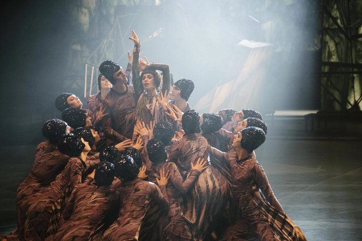 Épisode Extérieur Nuit : ESPIONNES ET POLICIÈRES de l'émission Extérieur Nuit