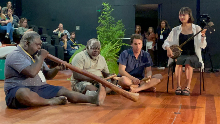 Épisode Les musiques extra-portugaises à l’ICTM 2022 de l'émission Les Chants du Crépuscule