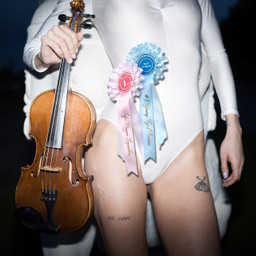 Sofie Royer - Young-Girl (Illusion)
