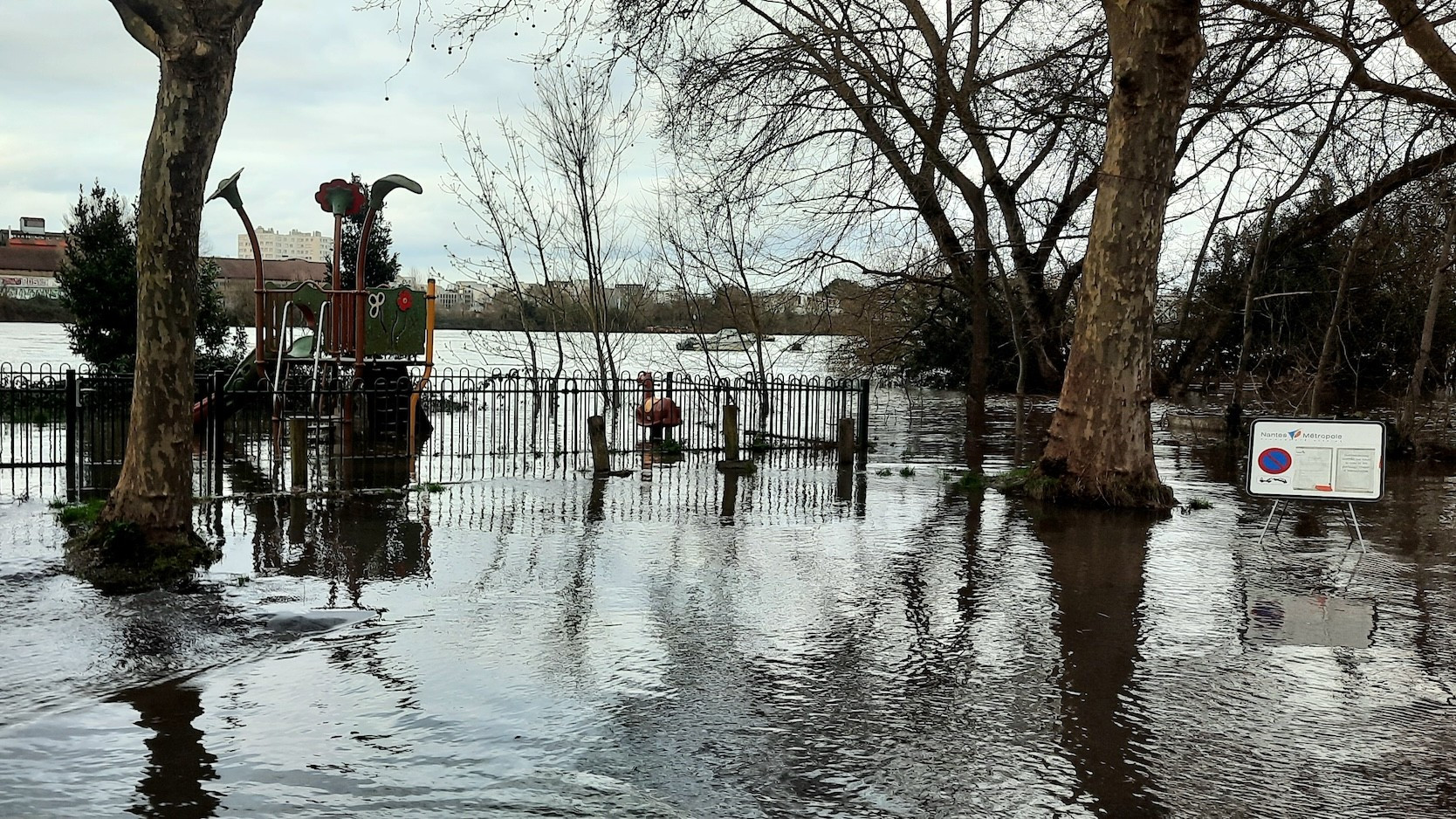 © Raphaël Lapointe Quelles stratégies pour limiter les risques d’inondations dans les métropoles européennes ?