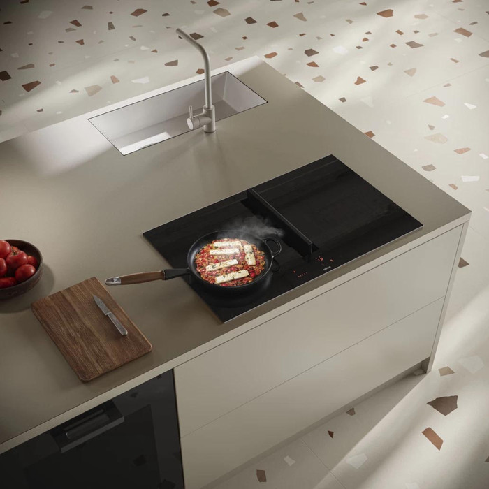 Nikolatesla Velvet Noir