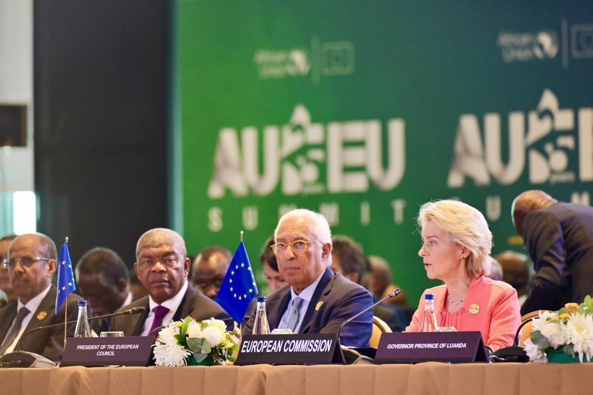 Ursula von der Leyen était en Angola pour le sommet UE-Union Africaine Sommet Europe-Afrique : Moins de discours, plus de concret
