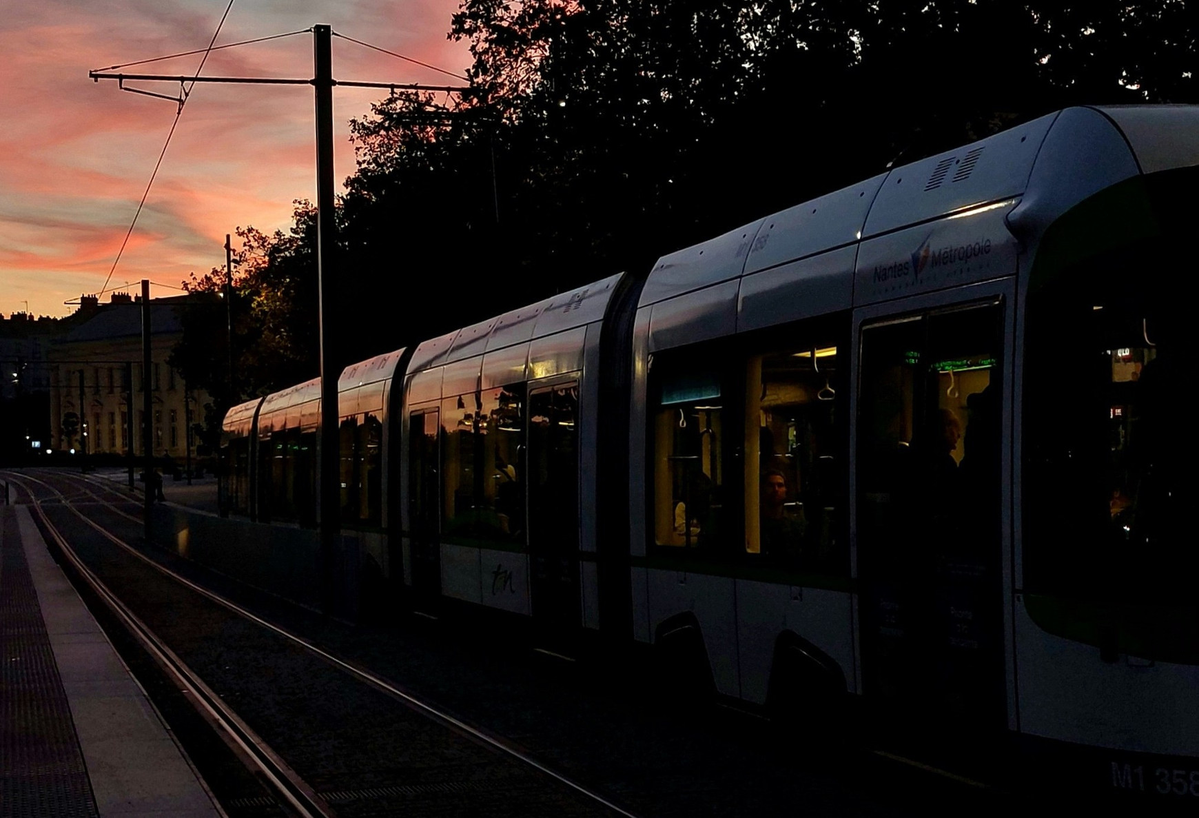Photo de Clara Petit sur Unsplash Nantes sur les rails du virtuel