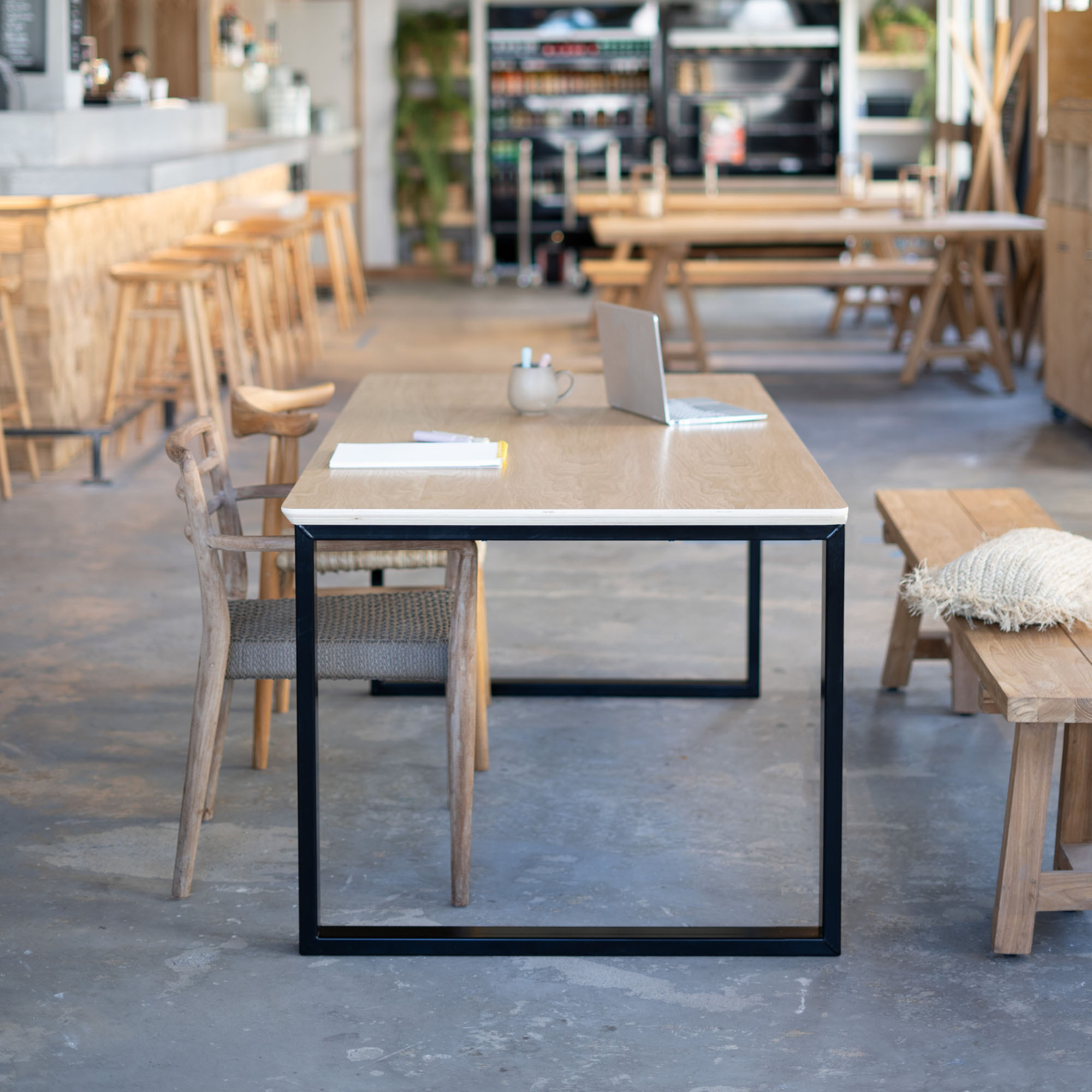 Pied Tess Noir 720 mm