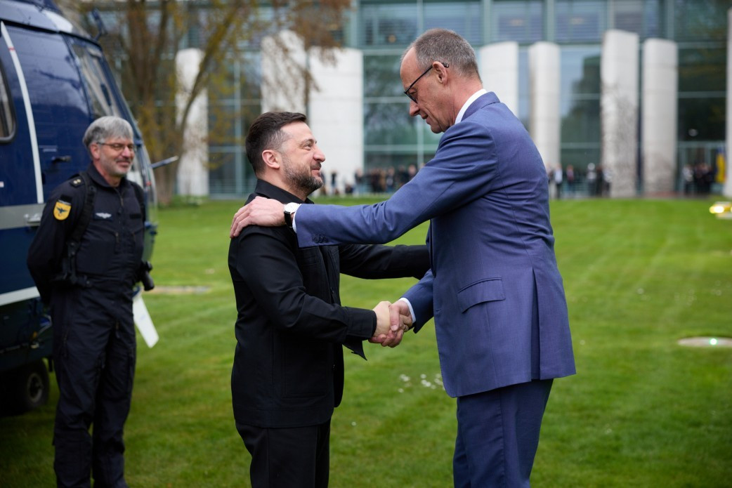 Le président Volodymyr Zelensky en rencontre avec le chancelier allemand Friedrich Merz, Avril 2026. Source : Site Officiel du président de l’Ukraine Aujourd'hui en Europe - 15 avril 2026