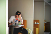 Etudiants Erasmus : attention à la réservation en ligne de votre logement à l’étranger !