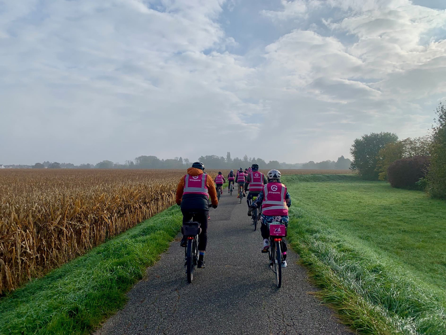 Des participants de la Strasbourgeoise à vélo, le 12 octobre 2025. © Antoinette Benoit La Strasbourgeoise à vélo : pédaler contre le cancer du sein