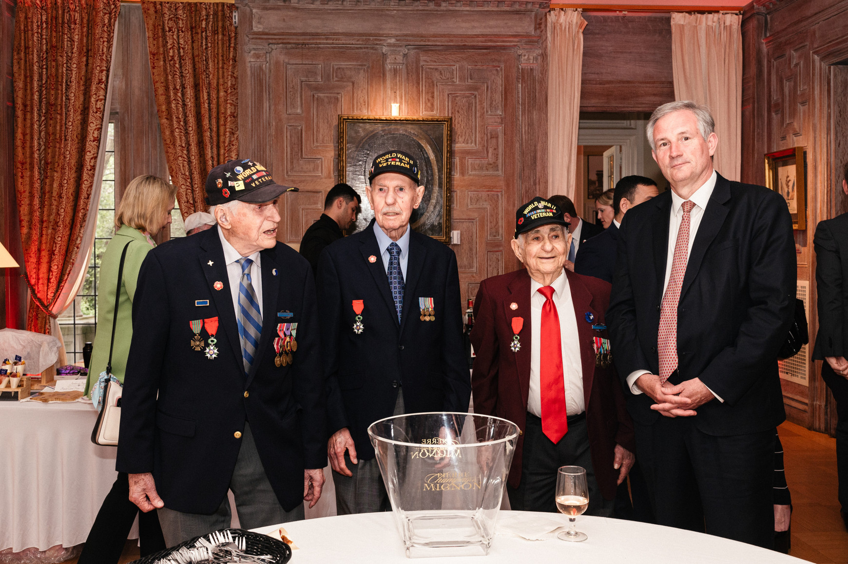 80e anniversaire du D-Day à l'ambassade de France aux États-Unis.  © Ambassade de France aux États-Unis. Aujourd'hui en Europe - 6 juin 2024