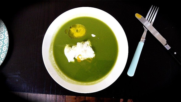 Épisode La Petite Bouffe #49 - La soupe verte de Lélia de l'émission La Petite Bouffe
