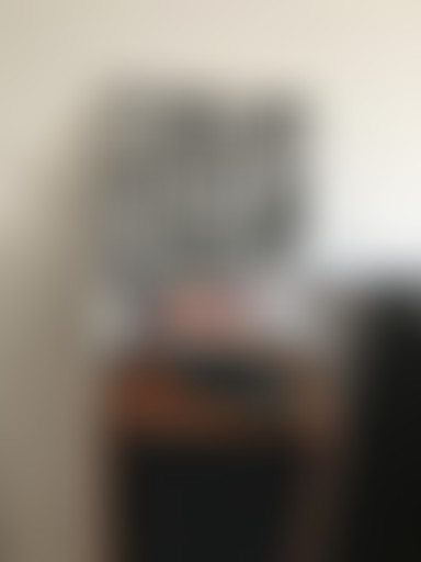 La pile de disques et le smartphone