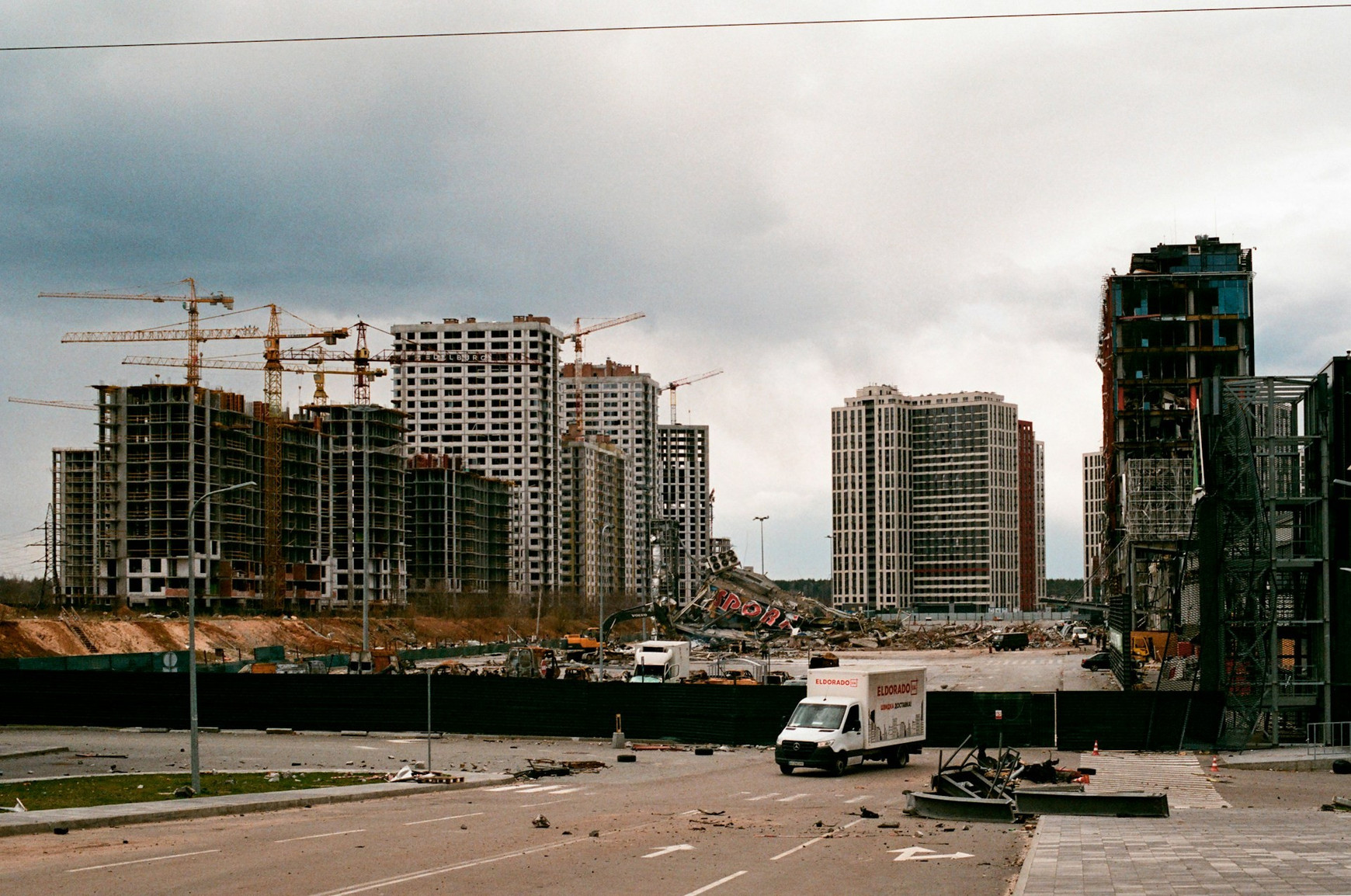 Photo de Maksym Pozniak-Haraburda sur Unsplash La Russie escalade en Ukraine au milieu des négociations de paix
