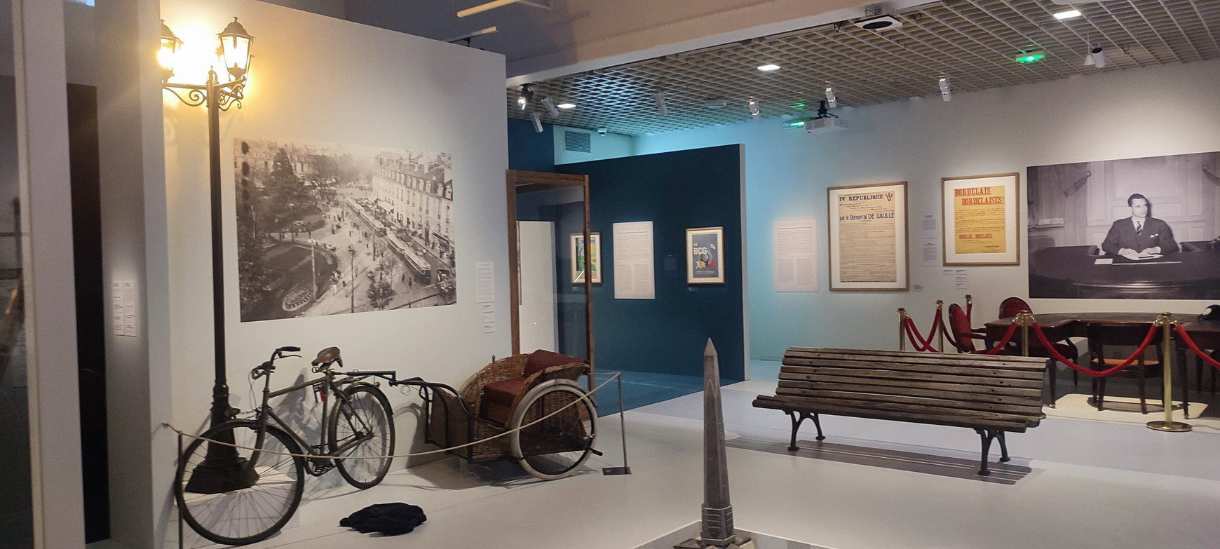 © Cassandre Thomas. "Le monde d'après : 1945-1954, des lendemains qui chantent ?". Musée d'Aquitaine, mai 2025. Le musée d'Aquitaine dédie sa réouverture à la reconstruction d'après-guerre
