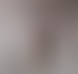 Elle enfile des perles #1