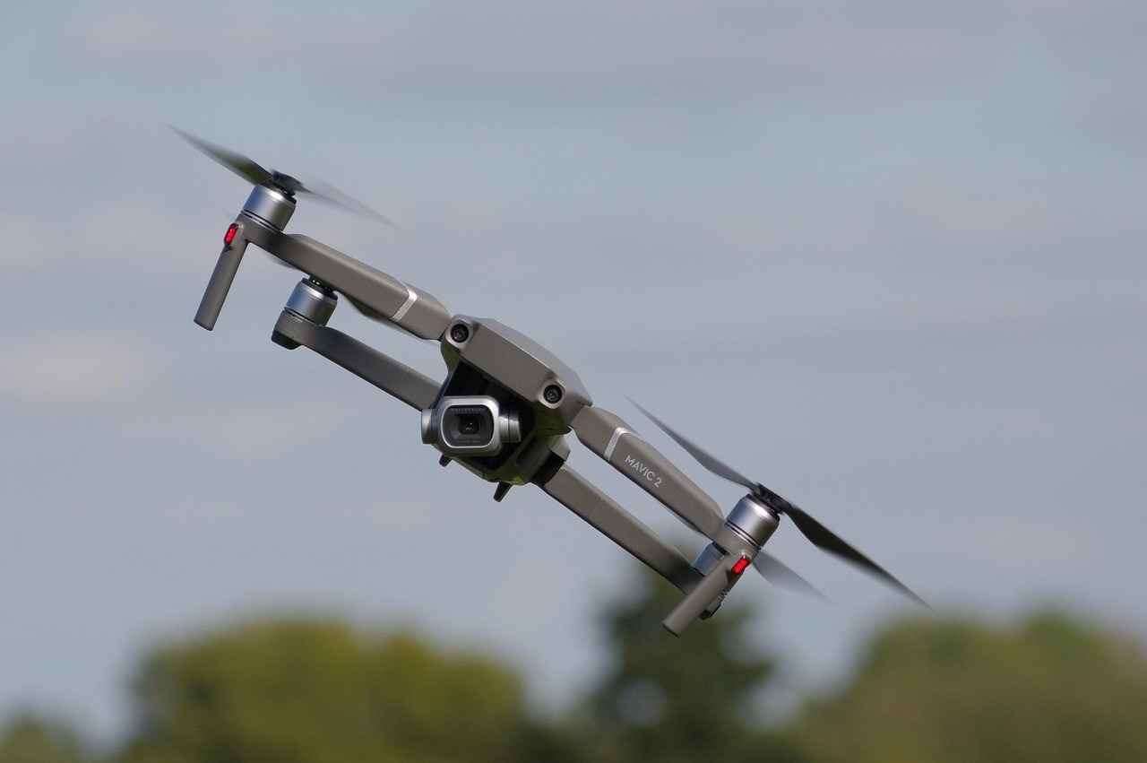 Image par Bernd Thomas de Pixabay Survols de drones au-dessus de l’espace aérien européen