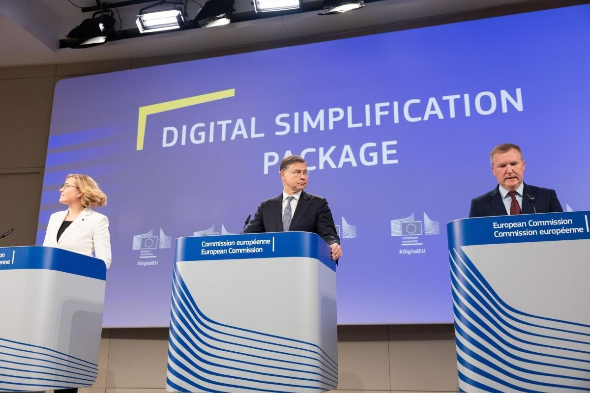 Les commissaires européens présentent le projet de simplification numérique (CE - Service Audiovisuel) Protection numérique : plus simple, plus risqué