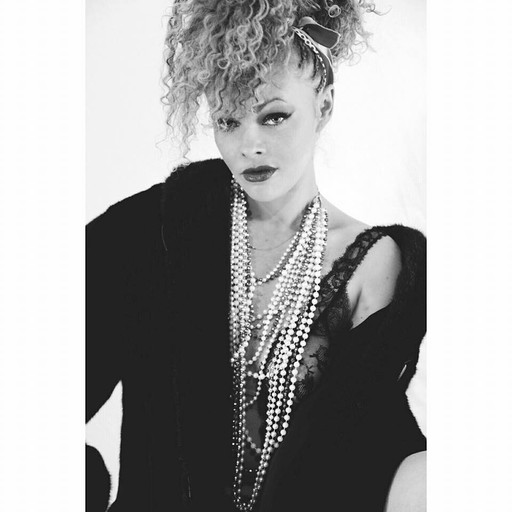 Épisode MAC MANU DANS LE HAPPY MILF SHOW de l'émission Happy Milf Show