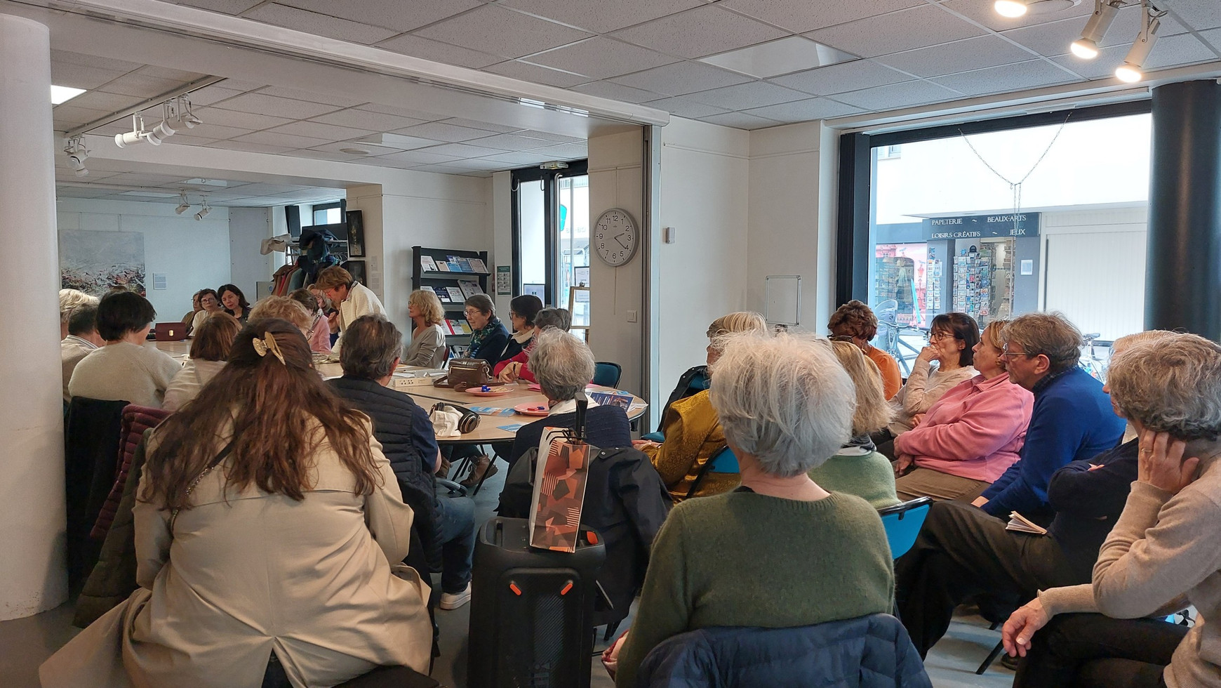 Le Café des Grands-Parents Européens sur le thème "Quand la famille vacille". © Pauline Lück Les Grands-Parents Européens, acteurs de l'Europe d'hier et d'aujourd'hui