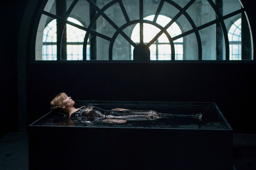 Extérieur Nuit - LA BÊÊÊÊÊÊTE