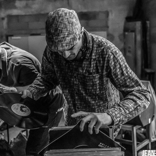 Épisode HAPPY MILF SHOW X FISHERMAN de l'émission Happy Milf Show