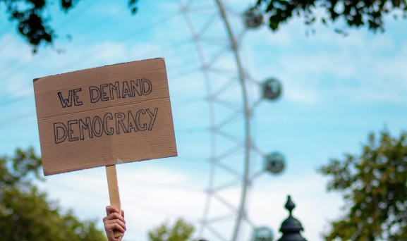 Fred Moon Tour de France de la démocratie européenne : le pari citoyen d'Article 1