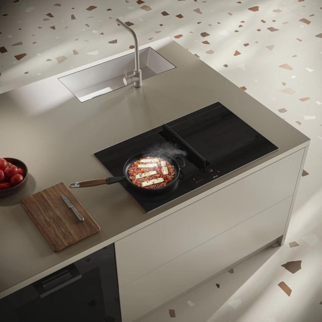 Nikolatesla Velvet Noir